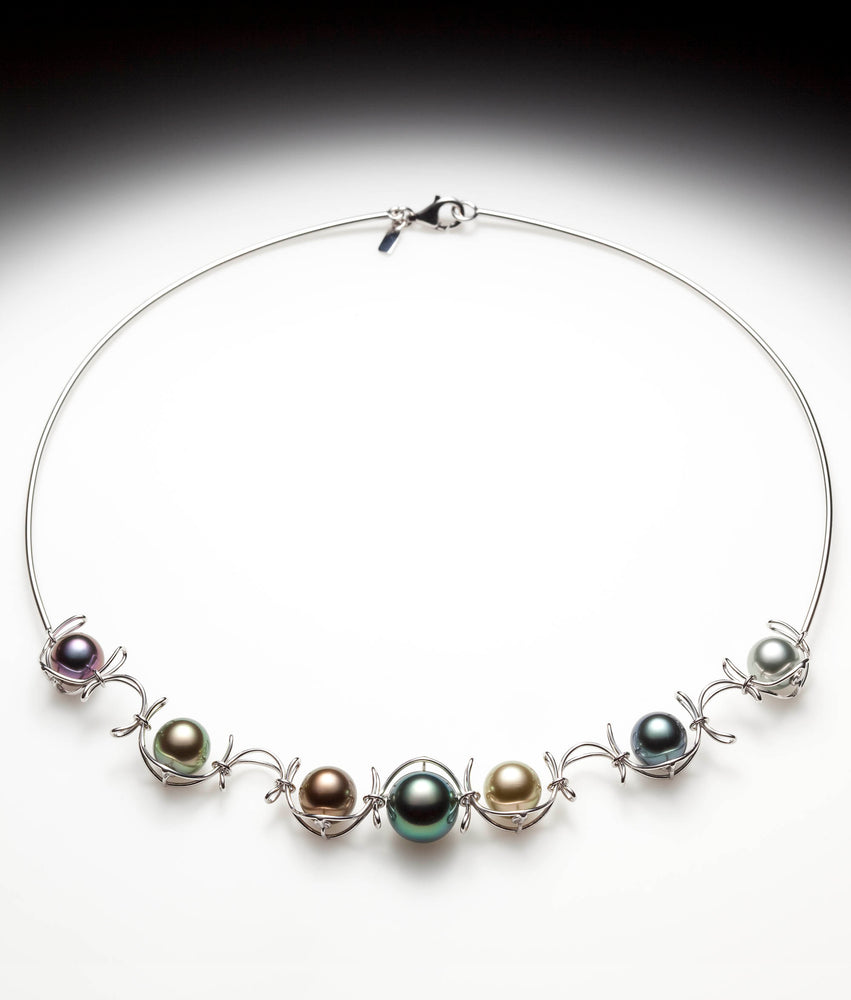 18-carat white gold necklace decorated with French Polynesia pearls