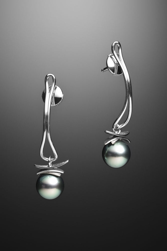 Rhodium-plated sterling silver and 18-carat white gold earrings with French Polynesia pearls